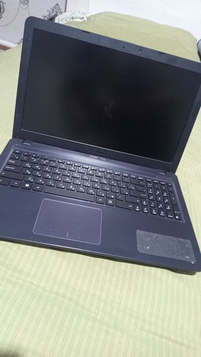 ASUS ноутбук сатылады.
