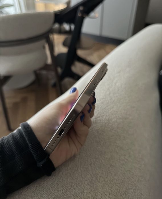 Vand urgent Iphone 16 pro max 512 gb dust