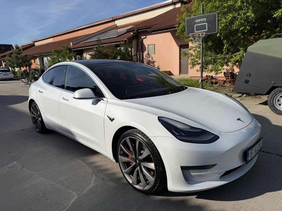 Vand Tesla Model 3 Dual Motor Long Range Performance incl roti de iarna
