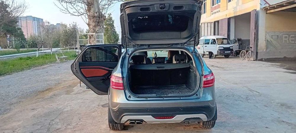 Lada vesta sw cross sotiladi