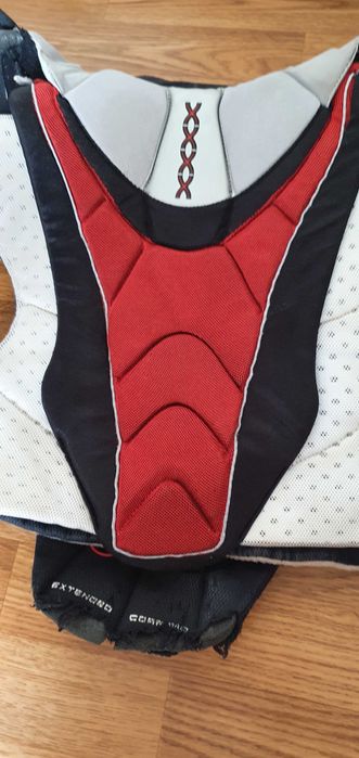 Нагрудник хоккейный