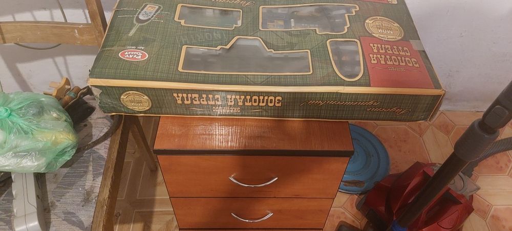 Продам игрушечный поезд на пульту