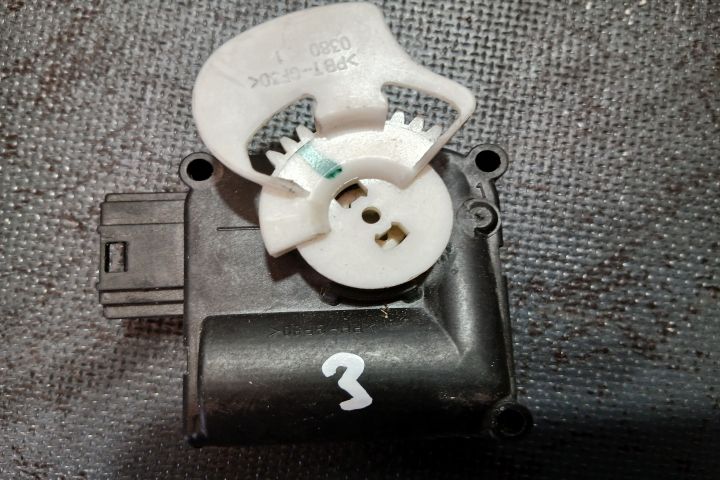 Motoras clapeta aeroterma dreapta 4F0820511A 0132801359 4F0820511A 01