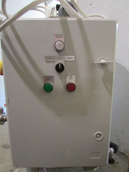 Центрофуга за вадене на мед