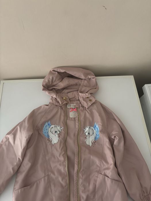Преходно яке с еднорог