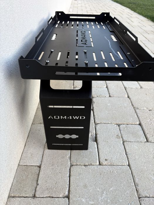 Suport multifunctional pentru accesorii pe roata de rezerva