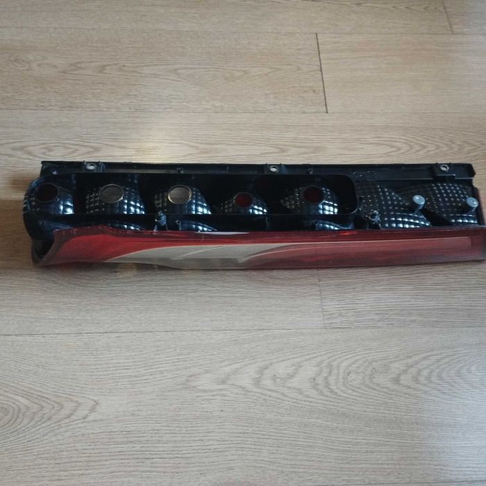 Ляв стоп за Iveco.