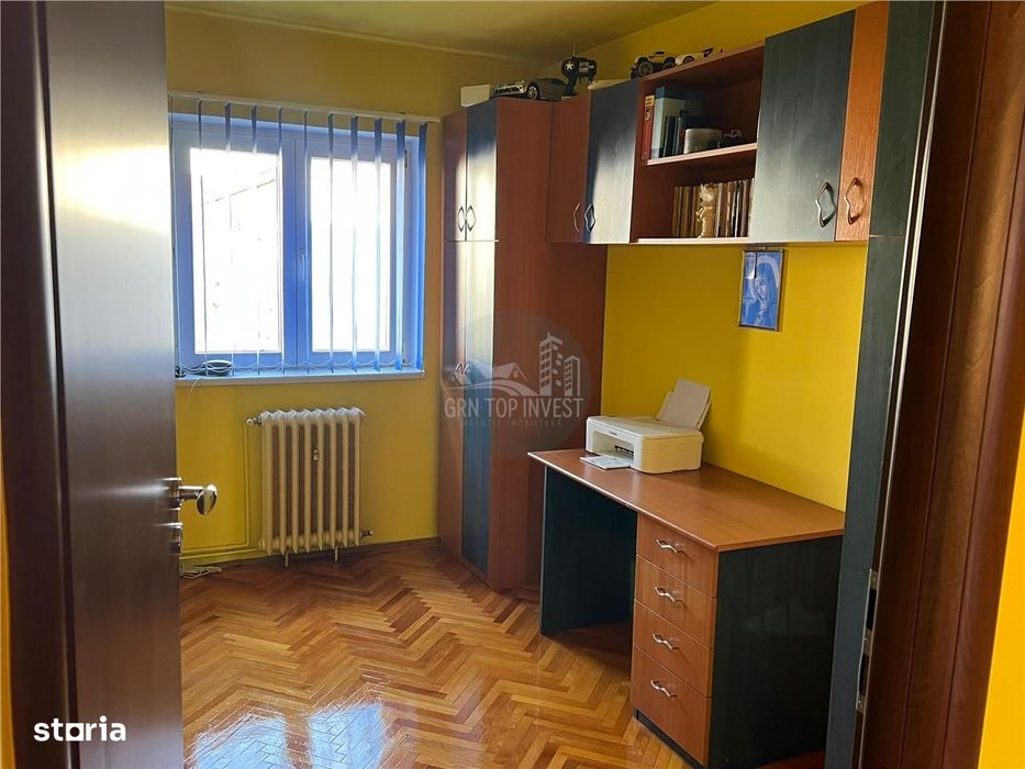 Apartament decomandat 3 camere etaj intermediar Vasile Aaron — fotografia 3