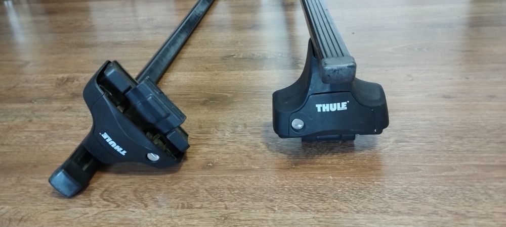 Vând bare portbagaj auto marca THULE.