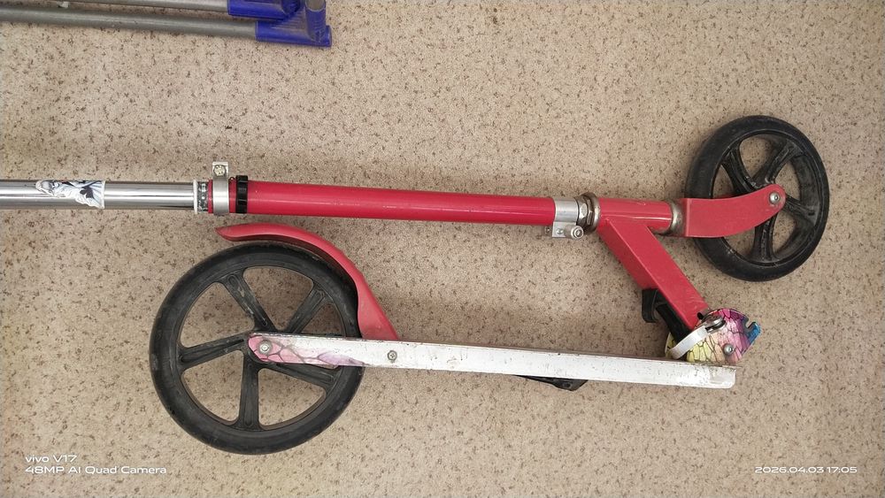 Самокат продам в хорошем состоянии