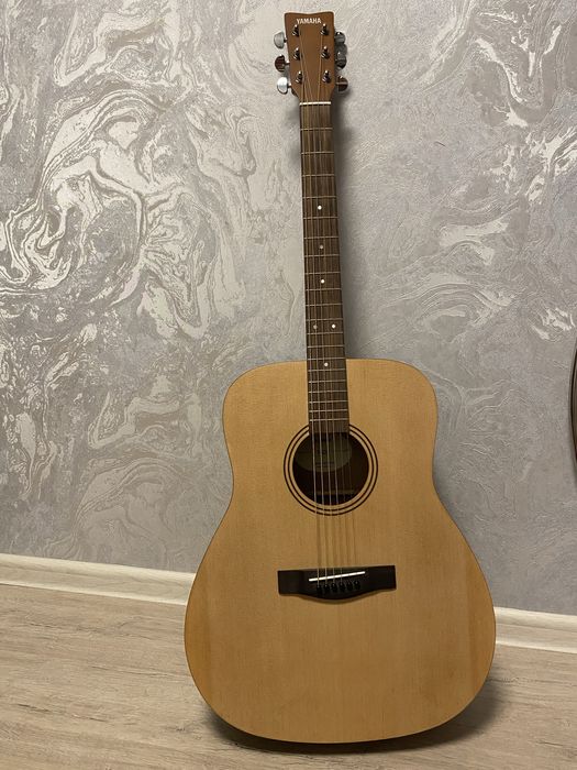 Акустическая Гитара YAMAHA F400