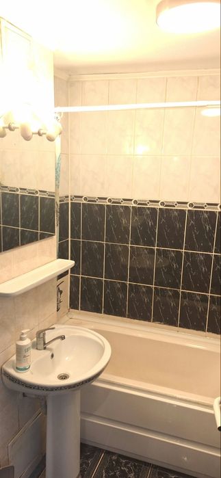 Închiriez apartament  2 camere