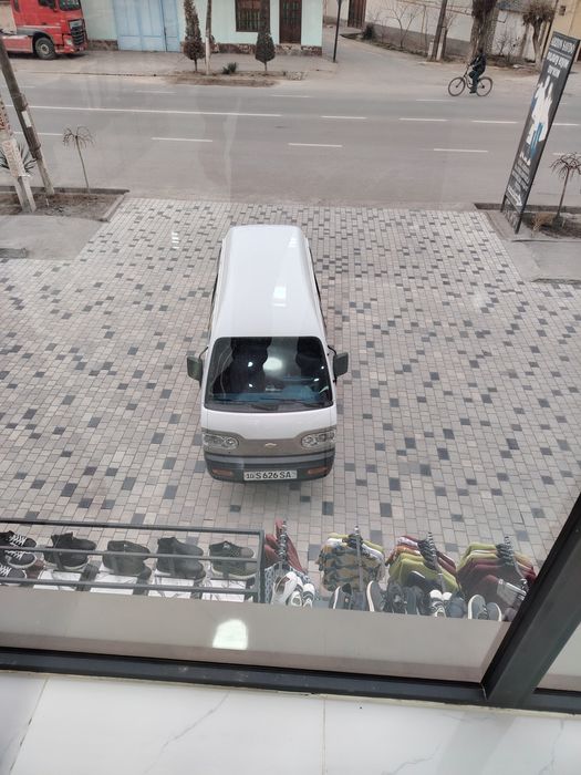 Damas rangi oq tayyor chexol polik qilingan 4 ta balon yangi 13 balon