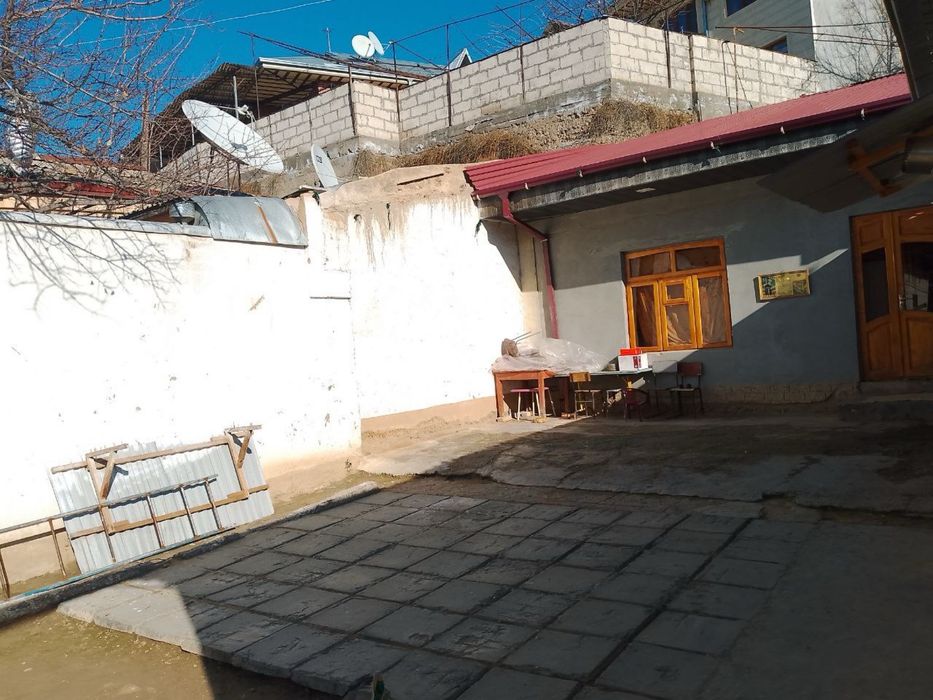 Продаётся дом в центре - Кирпичка, 7 соток