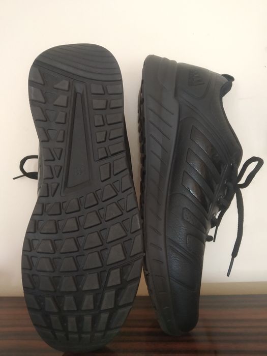 Новые кроссовки раз 40, разная другая обувь новая и б.у