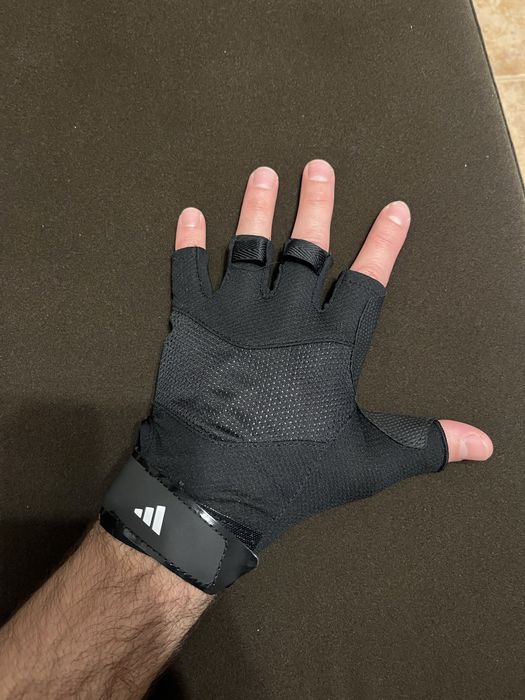 Спортни ръкавици Adidas