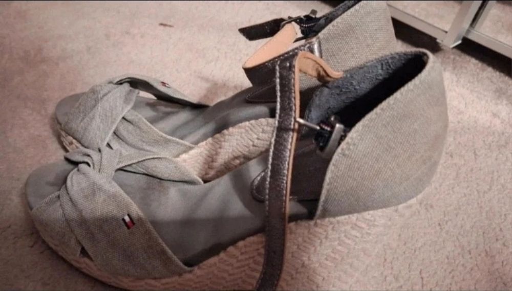 Sandale tommy hilfiger nr 38