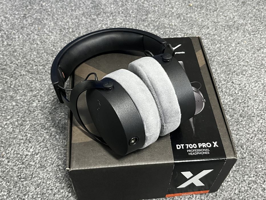 Beyerdynamics DT 700 PRO X студио слушалки