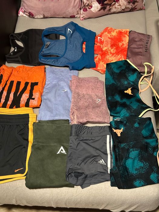 Спортни клинове и бюстиета