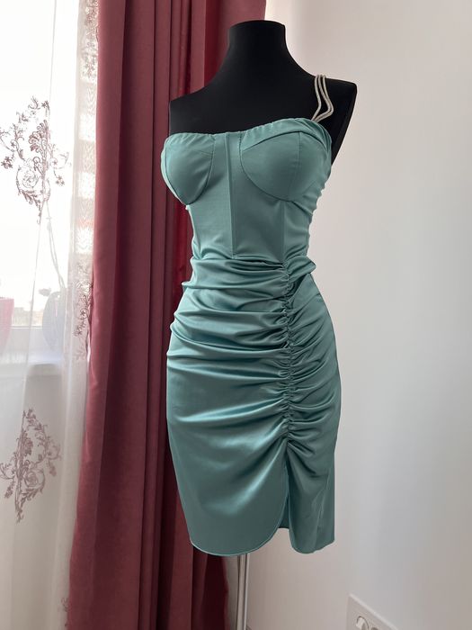 Vand rochii de ocazie xs ori s