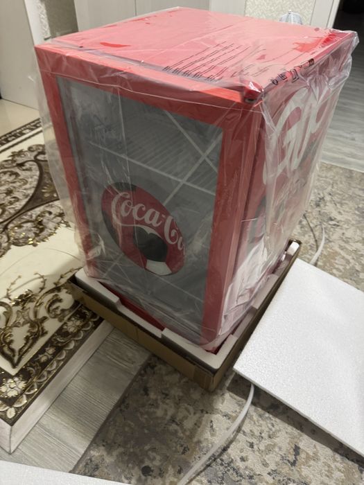 Мини-холодильник Coca-Cola SC68