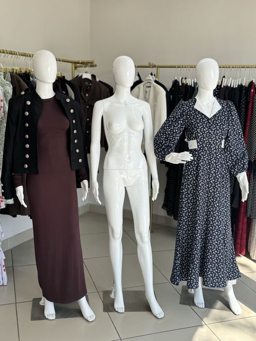 Манекены женские для магазина,вешалки для одежды