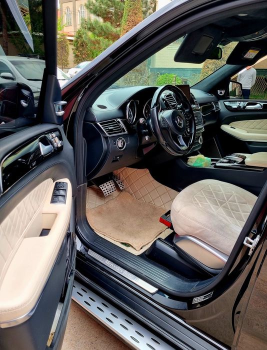 Mersades benz GLS 400