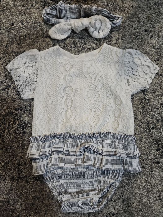 Body bebe deosebit din dantela cu fustita marime 68