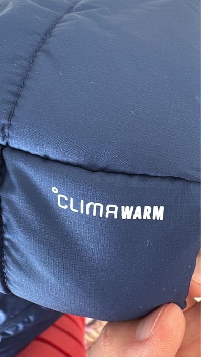 Продам куртку адидас.