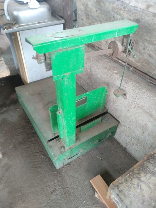 Весы механические б/у.