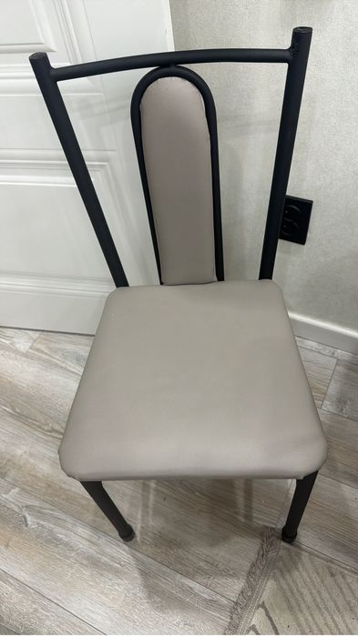 срочно продам стулья 6 шт.