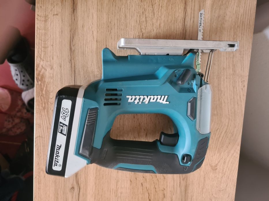 fierăstrău pendular cu acumulator Makita, modelul JV183D