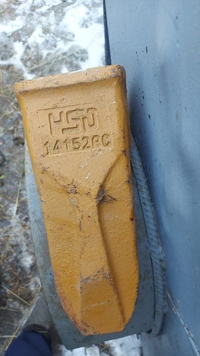 Продам запчасти на спецтехнику