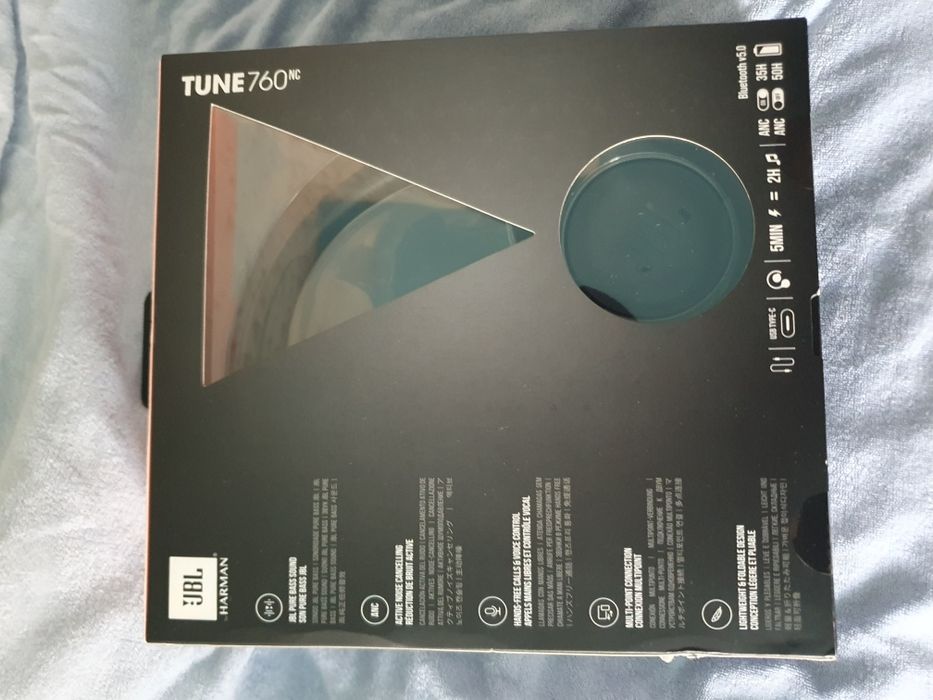 Безжични слушалки JBL Tune 760 NC