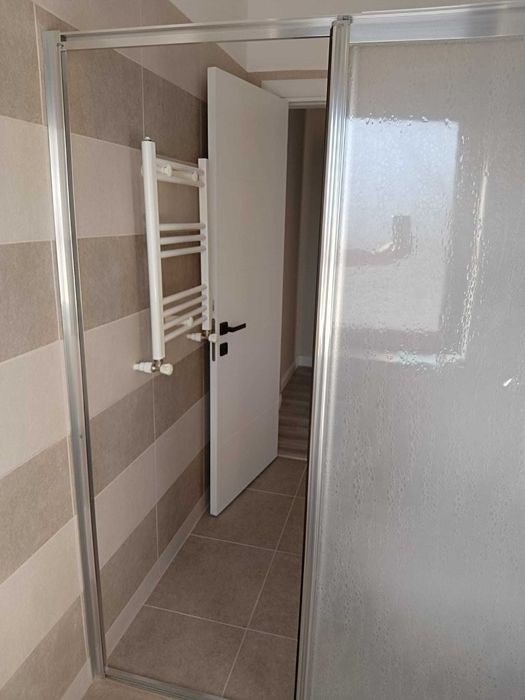 Usa culisanta baie, 137 x 180 , profil aluminiu