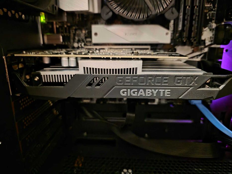 Видео карта asus Geforce GTX 1650 4GB DDR6