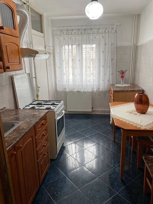 inchiriere apartament 3 cam