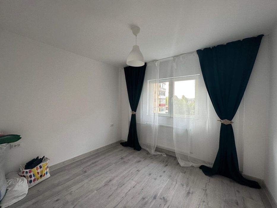 Proprietar,vând apartament 2 camere. Militari.