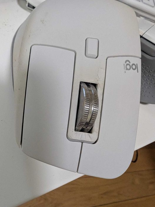 4 Mouse-uri Corsair m65 - 2 Logitech MX Master 3S