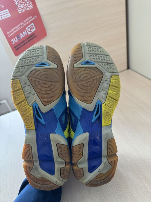Mizuno кроссовка. Оригинал
