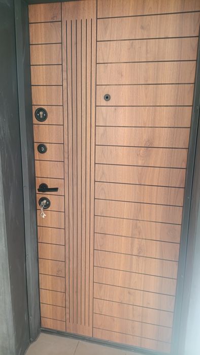 Дава се под наем Двустаен апартамент в Враца, Квартал 103 - 75 кв.м за 280.5 € - Снимка #2