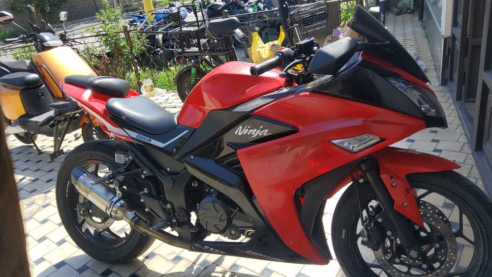 Kawasaki 250 cc srochna sotiladi