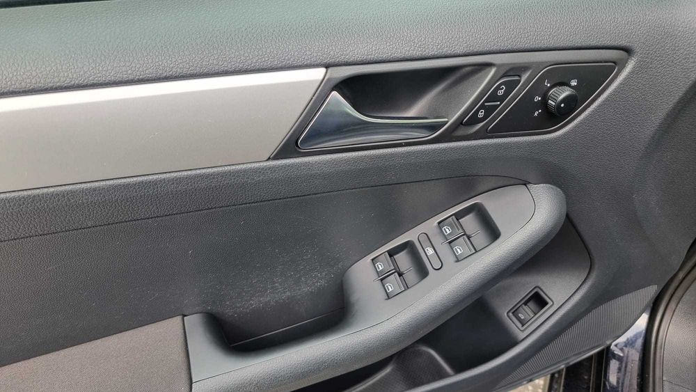 VOLKSWAGEN Jetta 2011 — imagine 4