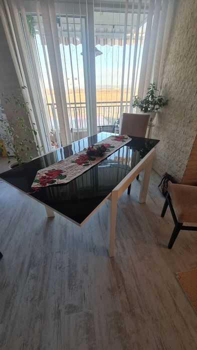 Трапезна маса разтегателна