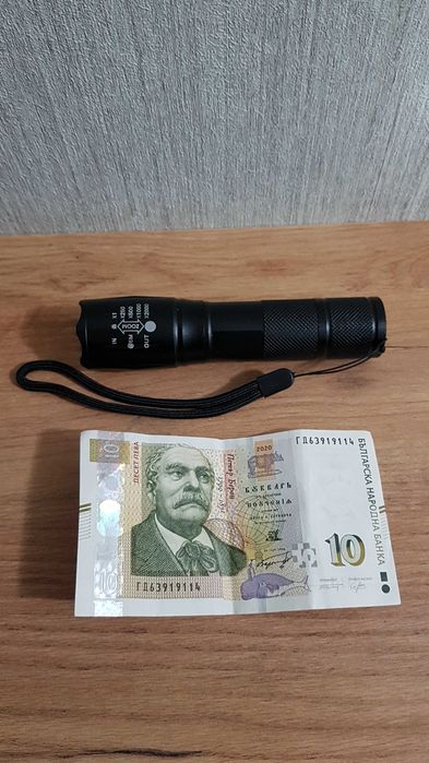 Нов фенер + 3 нови батерии (тип AAA)