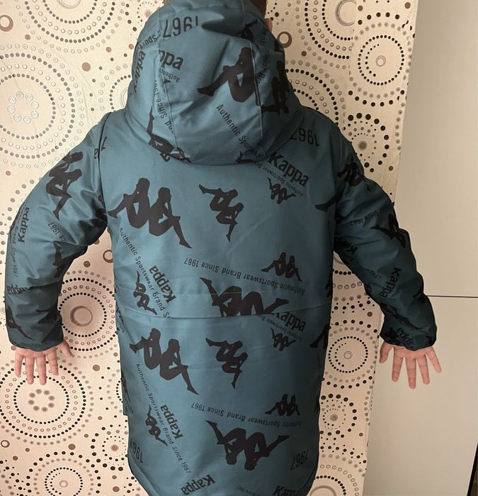 Продам куртку для мальчика