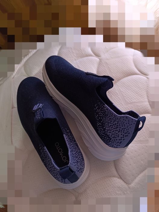 Кроссовки новые 37р