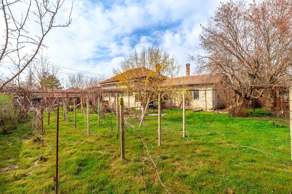 Продава се Къща в с. Обнова, Област Плевен - 1600 кв.м за 8 €/кв.м - Снимка #8