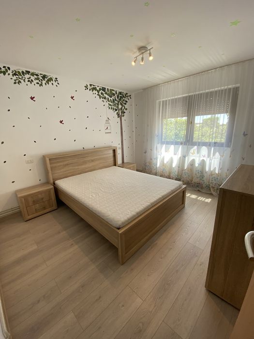 Inchiriez apartament 4 camere zona Uta