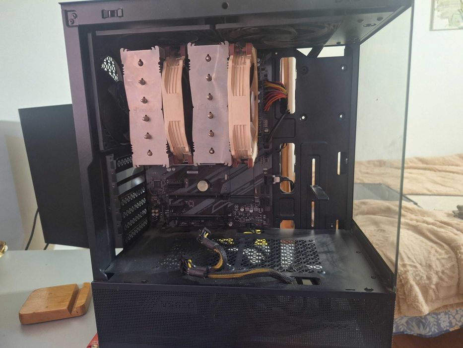 Procesor i7 9700k 3,6 GHz / Turbo 4,9 GHz, Socket 1151 v2 Placa de baza gigabyte z390 ud